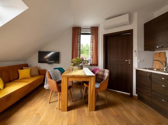 Apartamenty U Harrego I Przy Stawie Spa Z Klimatyzacja, Balia, Sauna, Ogrodem I Parkingiem Кудова-Здруй Экстерьер фото